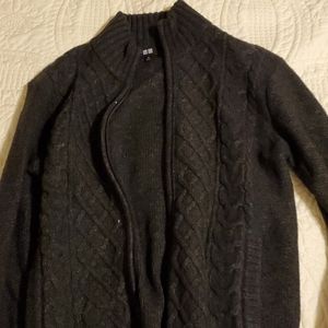 Uniqlo charcoal gray zip up sweater
